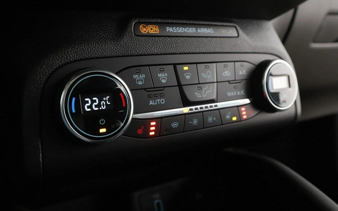Ford Focus cena 65000 przebieg: 157524, rok produkcji 2018 z Zakroczym małe 352